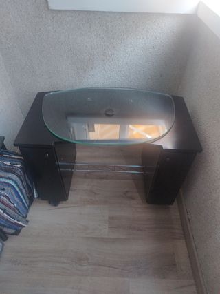 Mesa TV negra con cristal