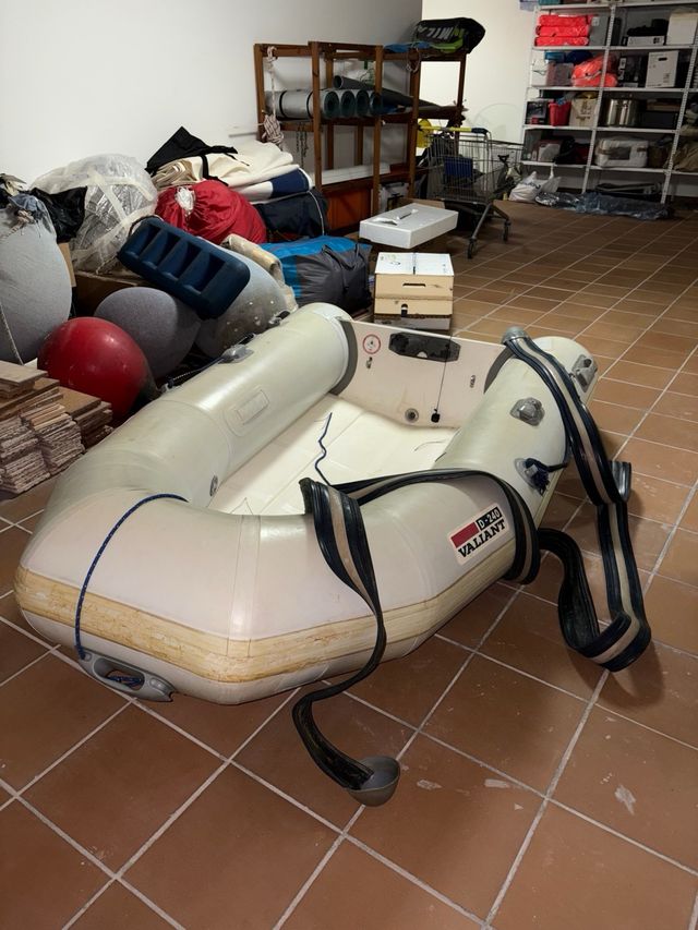 Zodiac Valiant D240 - Semirrígida