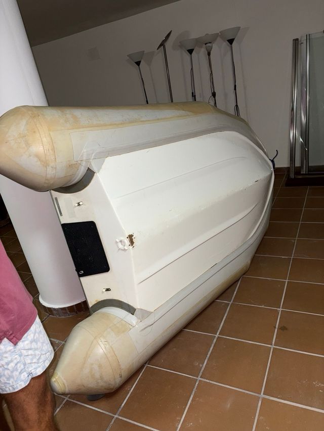 Zodiac Valiant D240 - Semirrígida