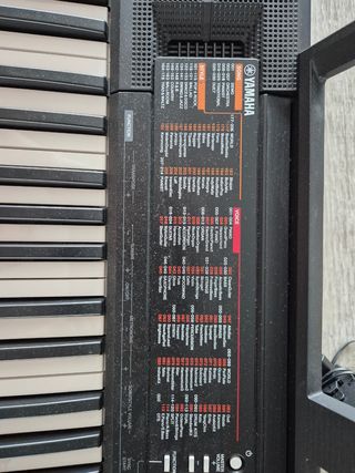 Yamaha PSR-F51 Teclado
