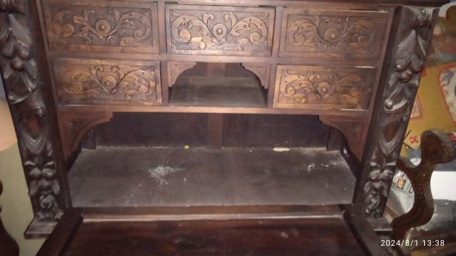 Bargueño antico in legno intagliato