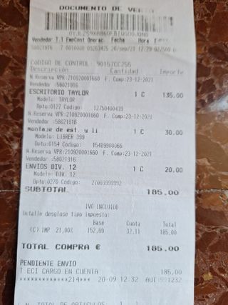 Escritorio blanco con estantes - Madera.