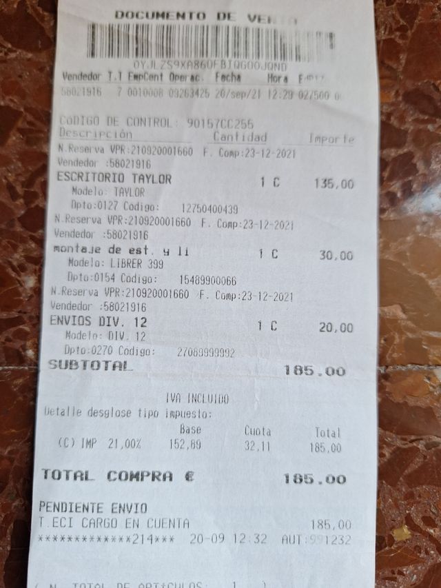 Escritorio blanco con estantes - Madera.