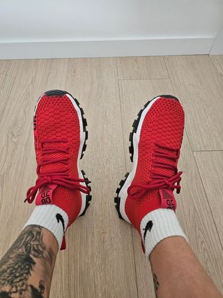 Zapatillas rojas deportivas
