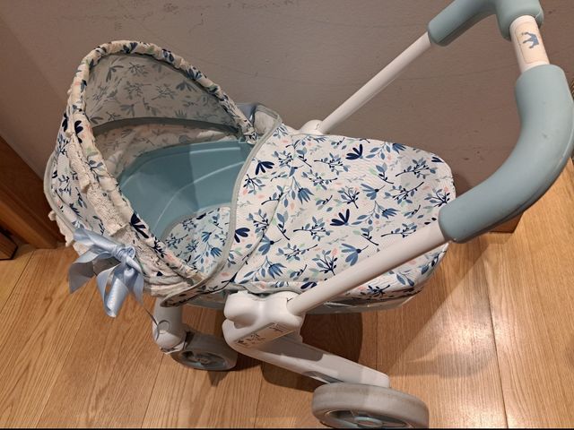 Capazo bebé juguete