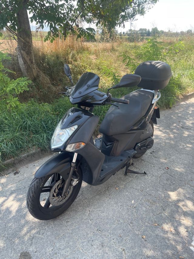 Scooter 125cc - negra