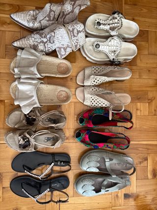 8 pares calzado mujer: botas, sandalias