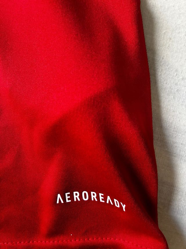 Pantalones Adidas - Negro c/Rayas y Camiseta