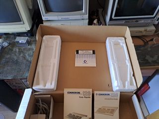Commodore 128 - Ordenador vintage