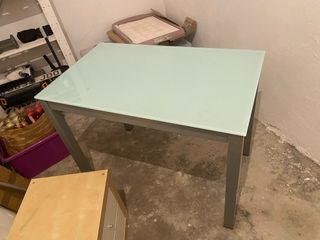 Mesa cristal extensible moderna - blanca y plata