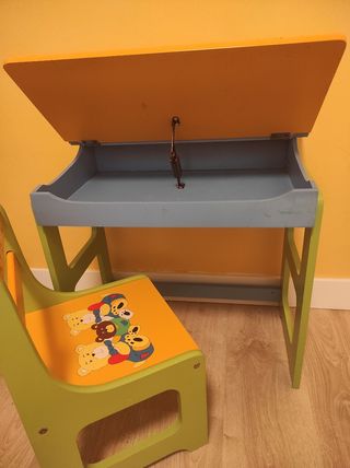 Pupitre infantil con silla