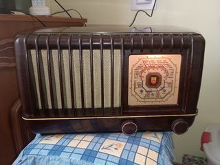 Radio antigua Philips