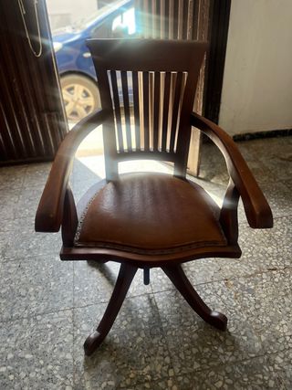 Silla de escritorio giratoria de madera