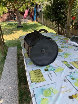 Baúl de piel negro chopper