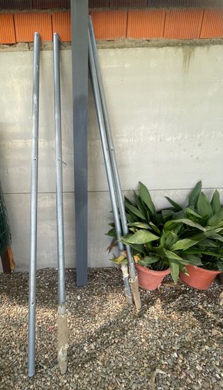 Malla metálica galvanizada: 20m + 4 postes