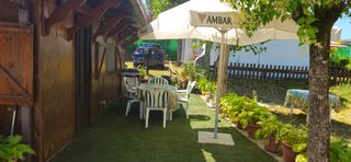 Caravana con avance de madera.