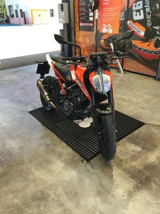 KTM Duke 125 (2019) - Impecable