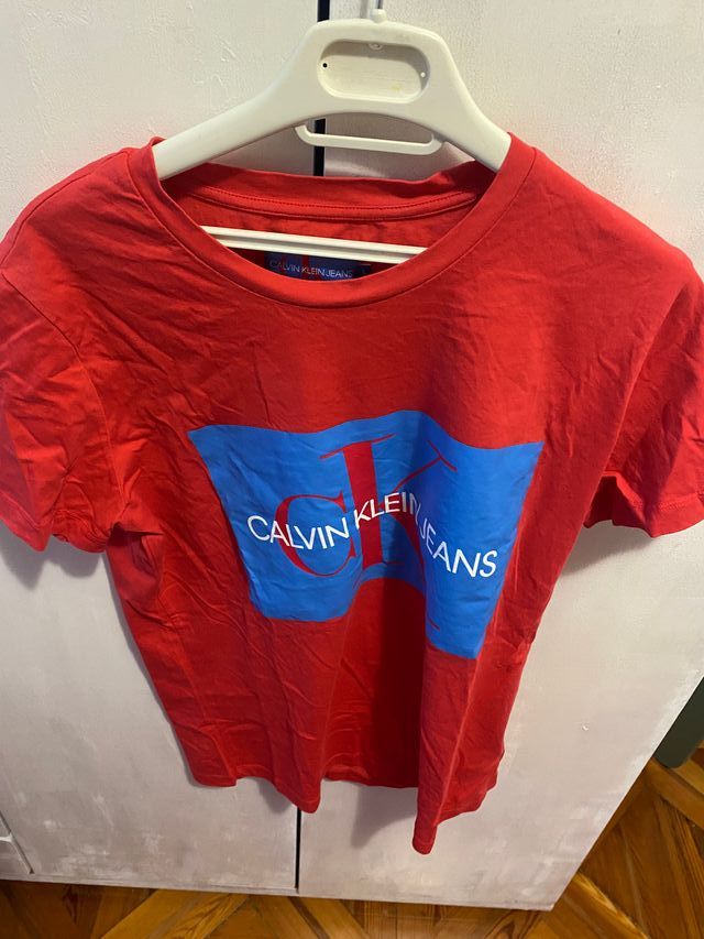 Camiseta roja Calvin Klein