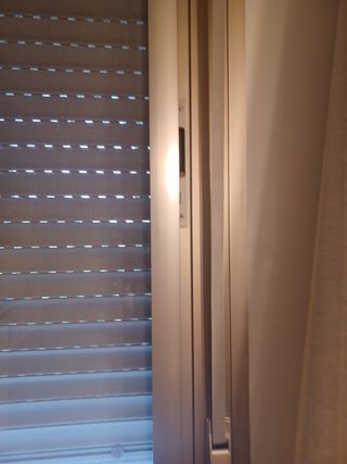 Ventana aluminio c/ persianas