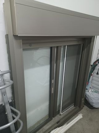 Ventana aluminio c/ persianas