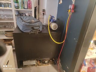 Reparación de Neveras, congeladores, botelleros.