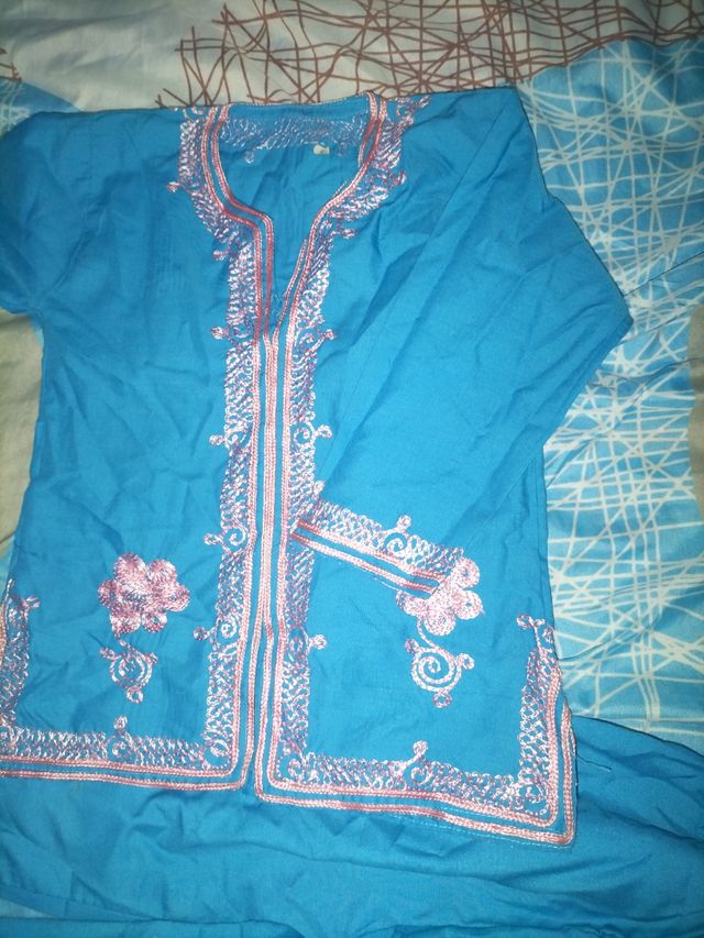 Chilaba con pantalón para niña - Azul bordada