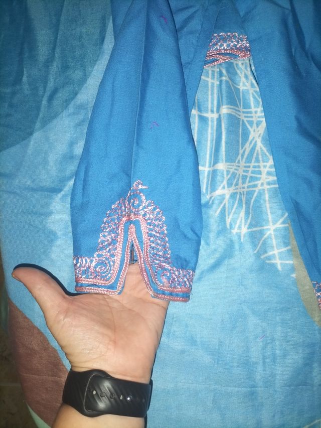 Chilaba con pantalón para niña - Azul bordada