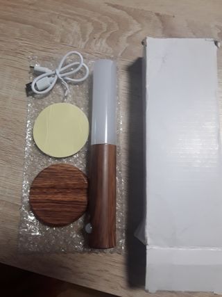 Luz portátil de pared - Madera y plástico