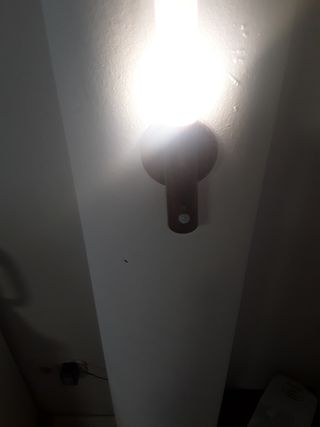 Luz portátil de pared - Madera y plástico