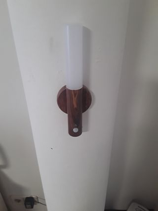 Luz portátil de pared - Madera y plástico