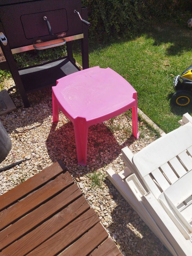 Mesa infantil rosa