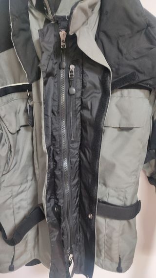 Chaqueta y pantalón para moto.