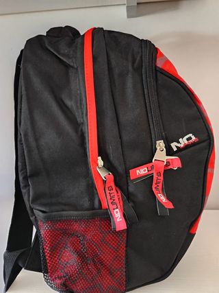 Mochila No Limits roja y negra