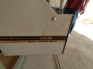 Alineador o regulador de faros