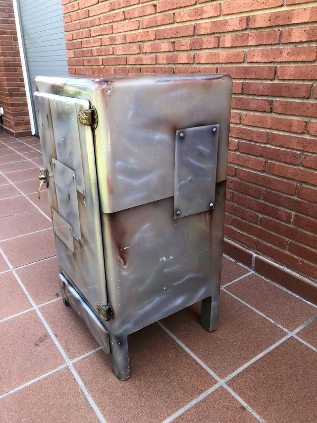 Nevera antigua hielo