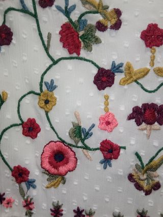 Blusa Zara blanca bordada flores
