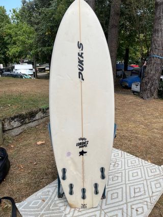 Tabla de surf Pukas 5‘9 30.9L  Axel Lorentz Shapes