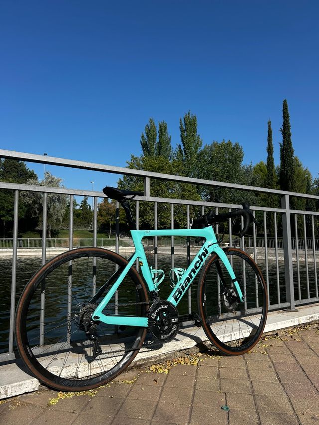 Bicicleta Bianchi Aria Ultegra Disc Talla 55