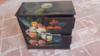 Mobiletto Dipinto a Mano