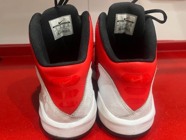Zapatillas NIKE Zoom rojas.