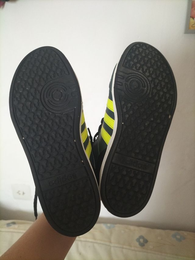 Zapatillas Adidas altas verdes oliva amarillo fofi
