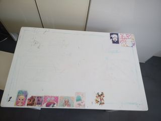 Mesa infantil blanca de madera