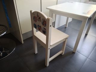 Mesa infantil blanca de madera