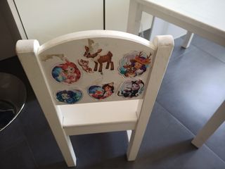 Mesa infantil blanca de madera