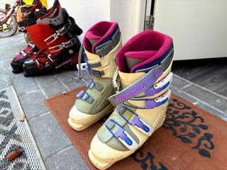 Botas Salomon Snow -rojas y negras y rosa y blanco