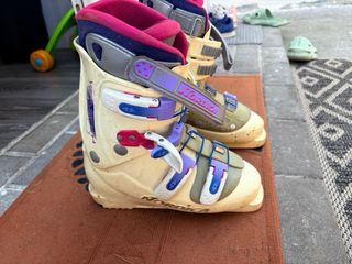 Botas Salomon Snow -rojas y negras y rosa y blanco