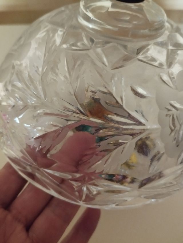 Bombonera cristal tallado antiguo