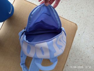 Mochila Nike azul pequeña