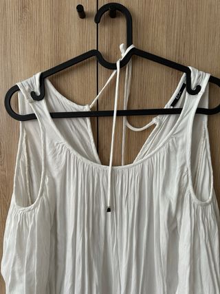 Blusa blanca hombros descubiertos talla S