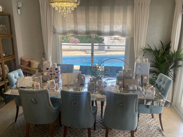 Mesa + 8 sillas comedor